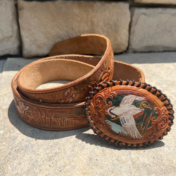 HANDMADE tooled leather belt with oval leather buckle ducks nature design 46"